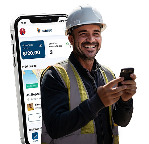 Profesionista usando la app Fixingo en su teléfono